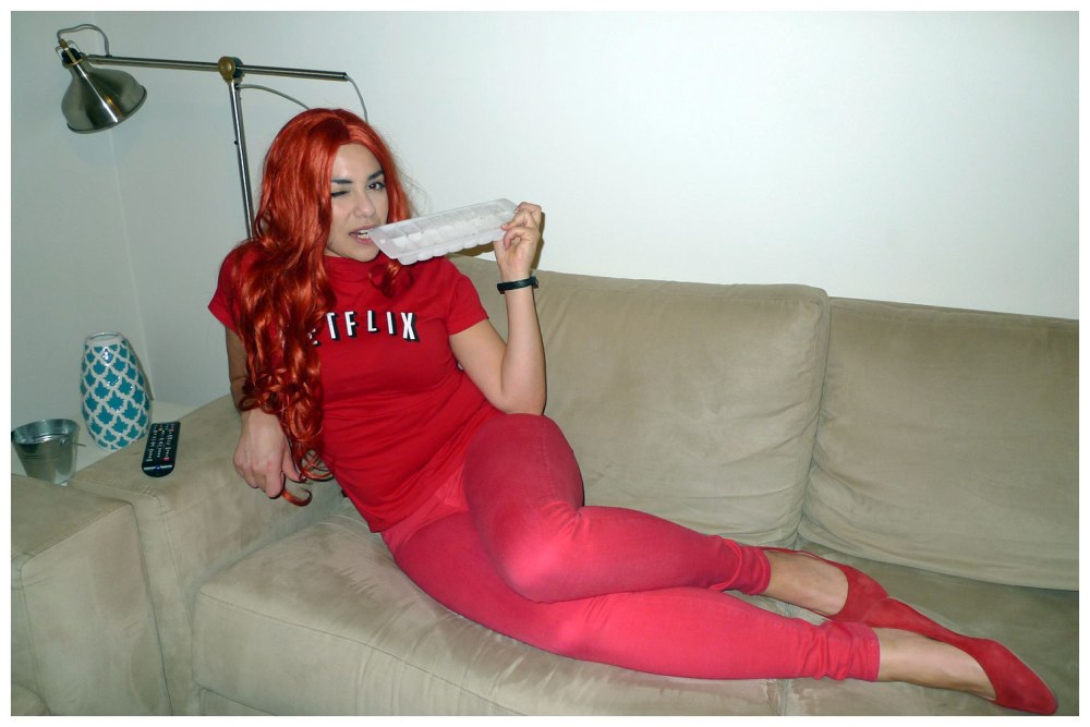 netflix-and-chill-2015-pun-costume-couch-lay-sexy